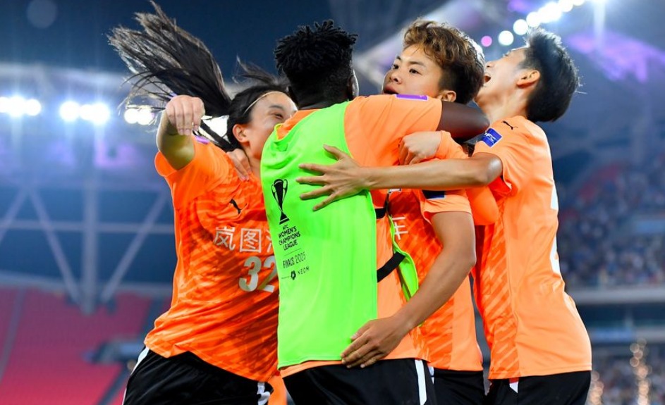 奇异果app-💞热议武汉女足登顶亚洲之巅：堪称黑马奇迹！英雄之城英雄辈出