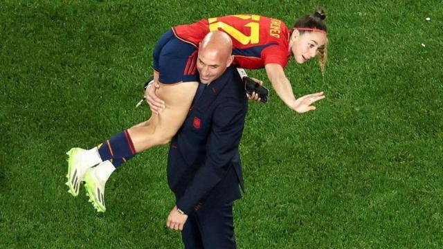 奇异果官网-西足协丑闻无碍主办2030世界杯，花14亿挣100亿！